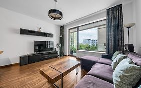 Warsaw Center Business Apt - Parking And Balcony - By Rentujemy